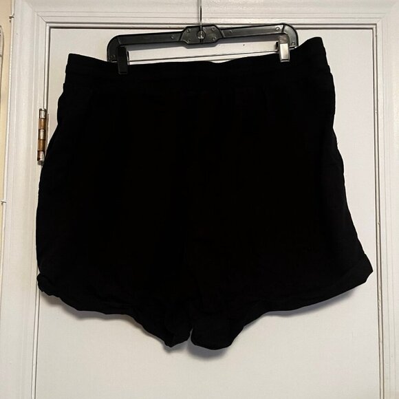 Torrid Size 2 Fleece Active Shorts with Pockets - Picture 6 of 8